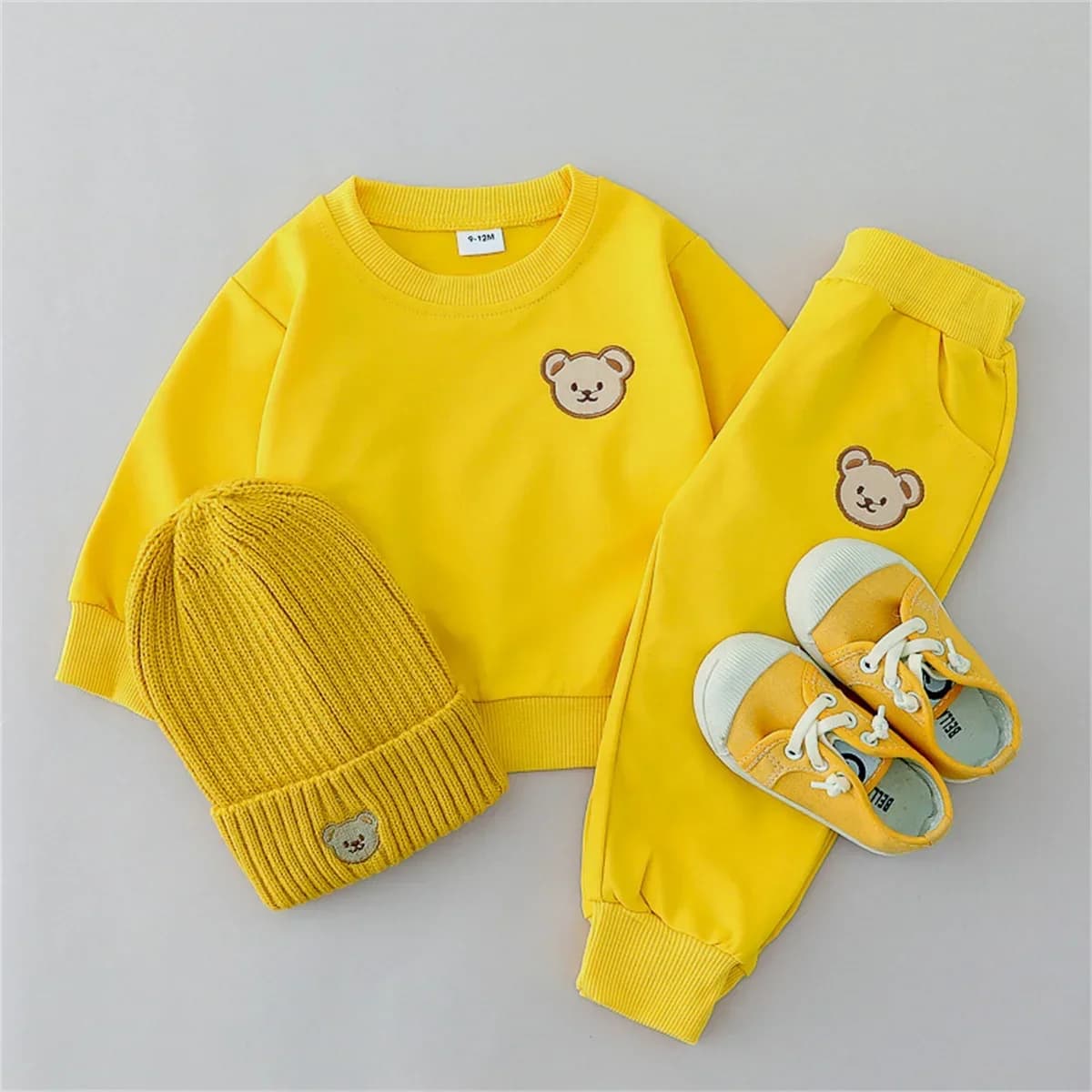 2-Piece Kids Bear Outfit Set – Long Sleeve Round Neck Top & Pants for Spring and Autumn